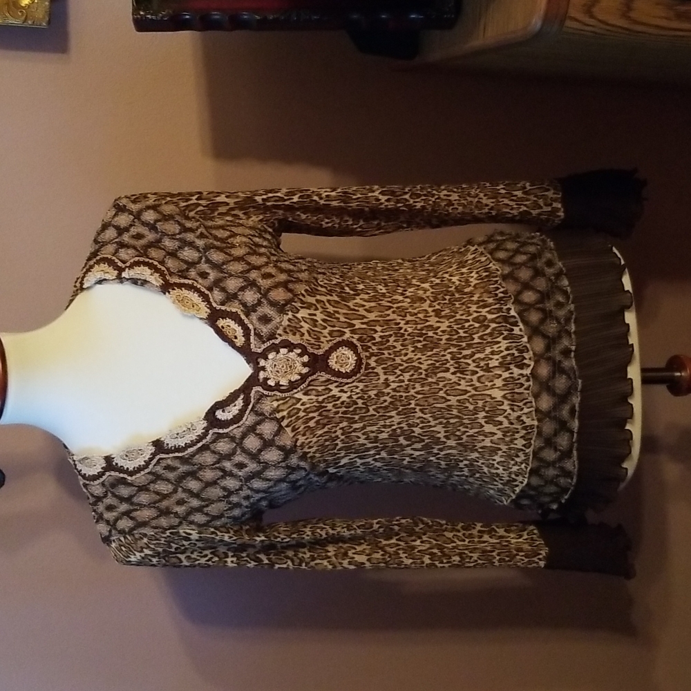 Womens stylist top